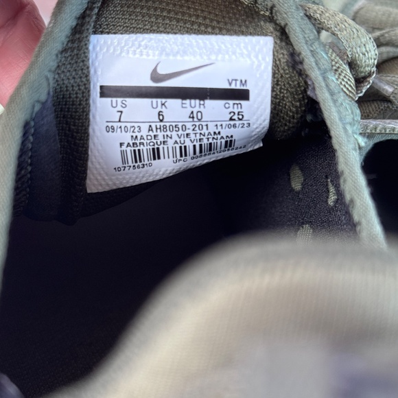 Nike Air Max 270 Olive Green Black Yellw Men/YOUTH 7 or WOMENS 8.5 - Picture 6 of 6